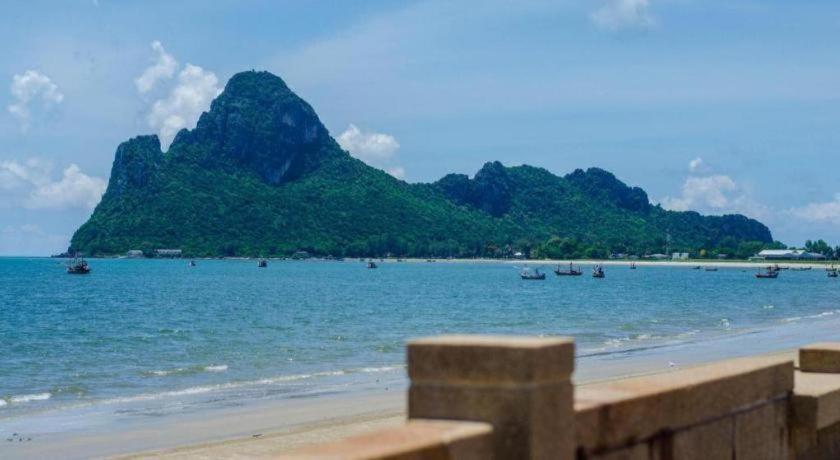 Joy Hotel Prachuap Khiri Khan Bagian luar foto